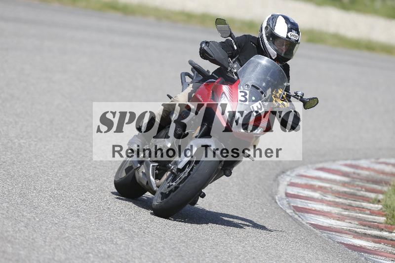 Archiv-2025/09 22.04.2025 Cornu Master School ADR/gruen-vert/33